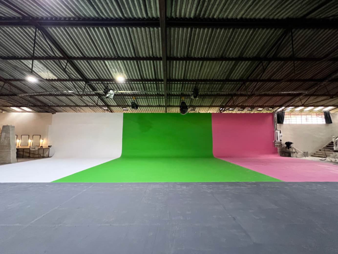 Estudio de cine. Sinfín de 20x15mt. Parqueadero privado — Foto 3