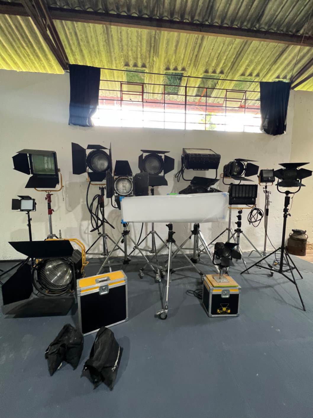 Estudio de cine. Sinfín de 20x15mt. Parqueadero privado — Foto 2