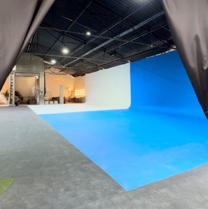 Estudio de cine. Sinfín de 20x15mt. Parqueadero privado