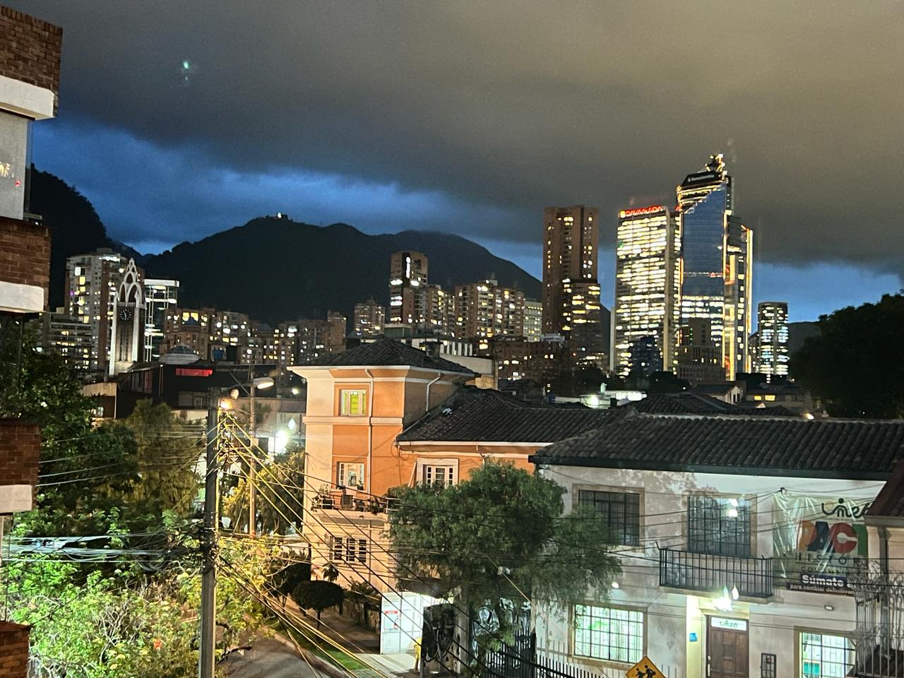 Hermosa casa cultural en Teusaquillo con vista al centro de Bogotá 