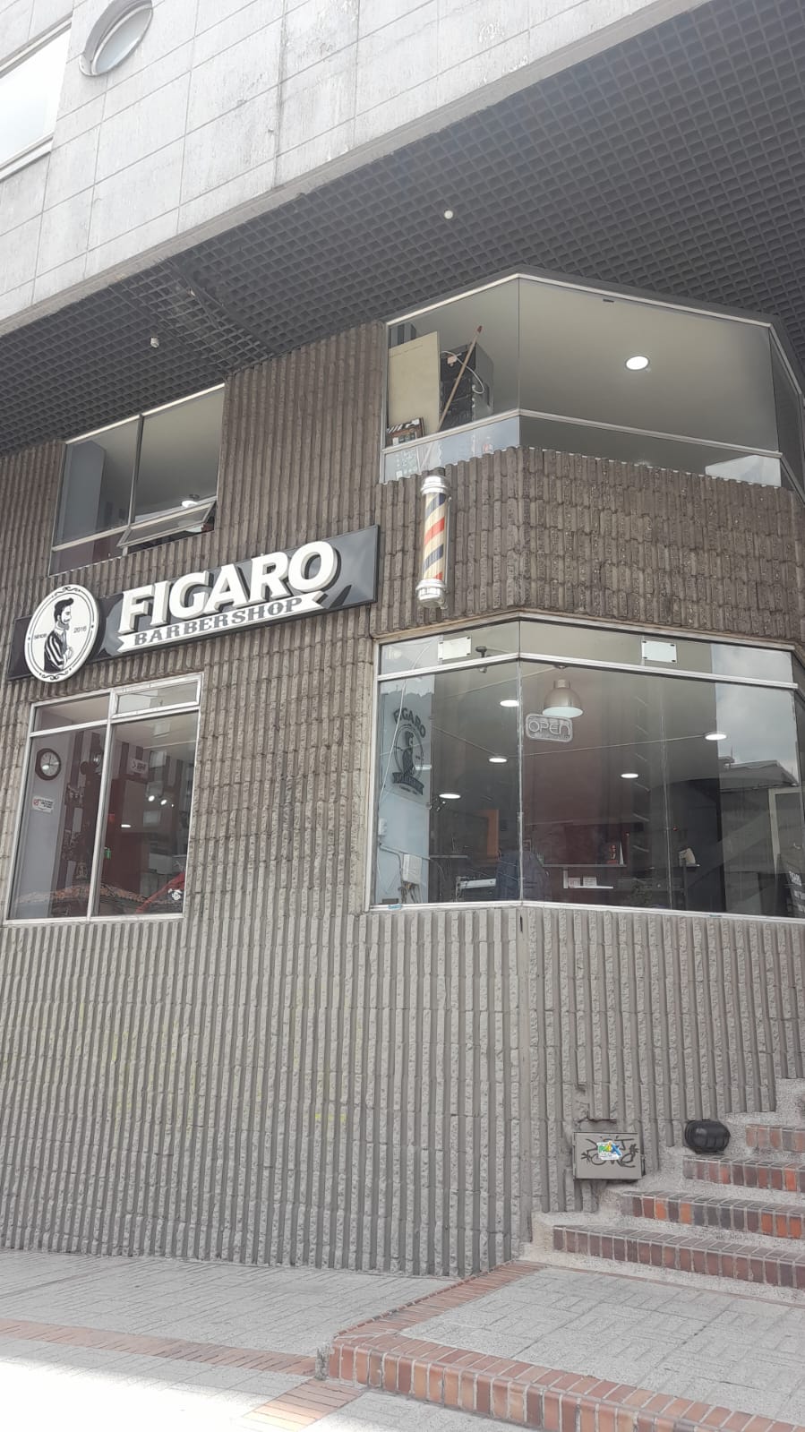 Espectacular local comercial de barbería en Bogotá