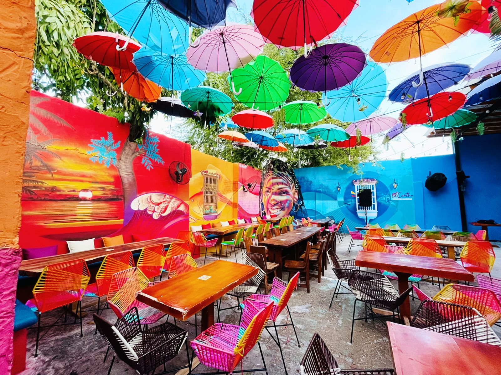 TERRAZA COLORIDA EN CARTAGENA — Foto 5