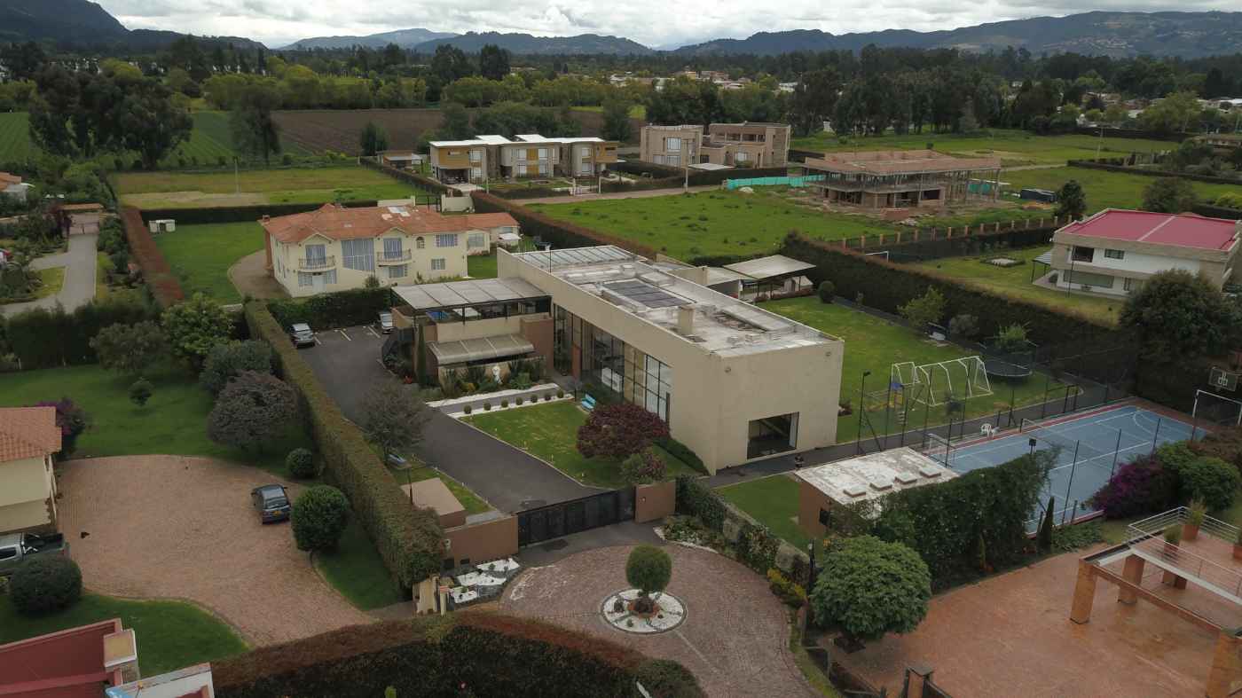 Espectacular Casa Club Campestre de 750mts y 3.200 de Lote