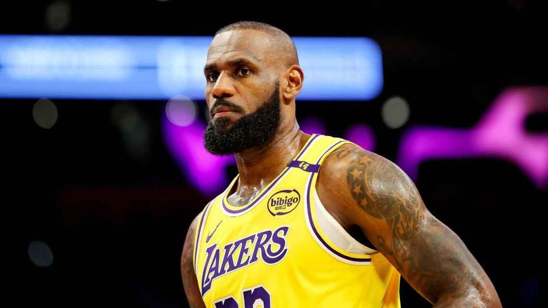 Lakers place future in LeBron James’ hands, grant coach JJ Redick an extension.