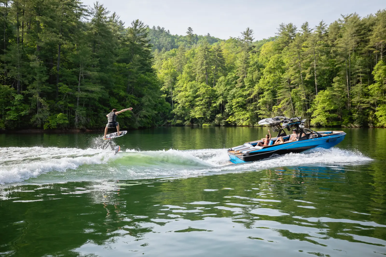 Por qué alquilar un yate en Omán es el secreto mejor guardado de Oriente Medio