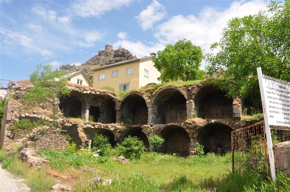 Taşhanlar – Osmanlı’dan Günümüze Taş Mimari Ticaret Hanları