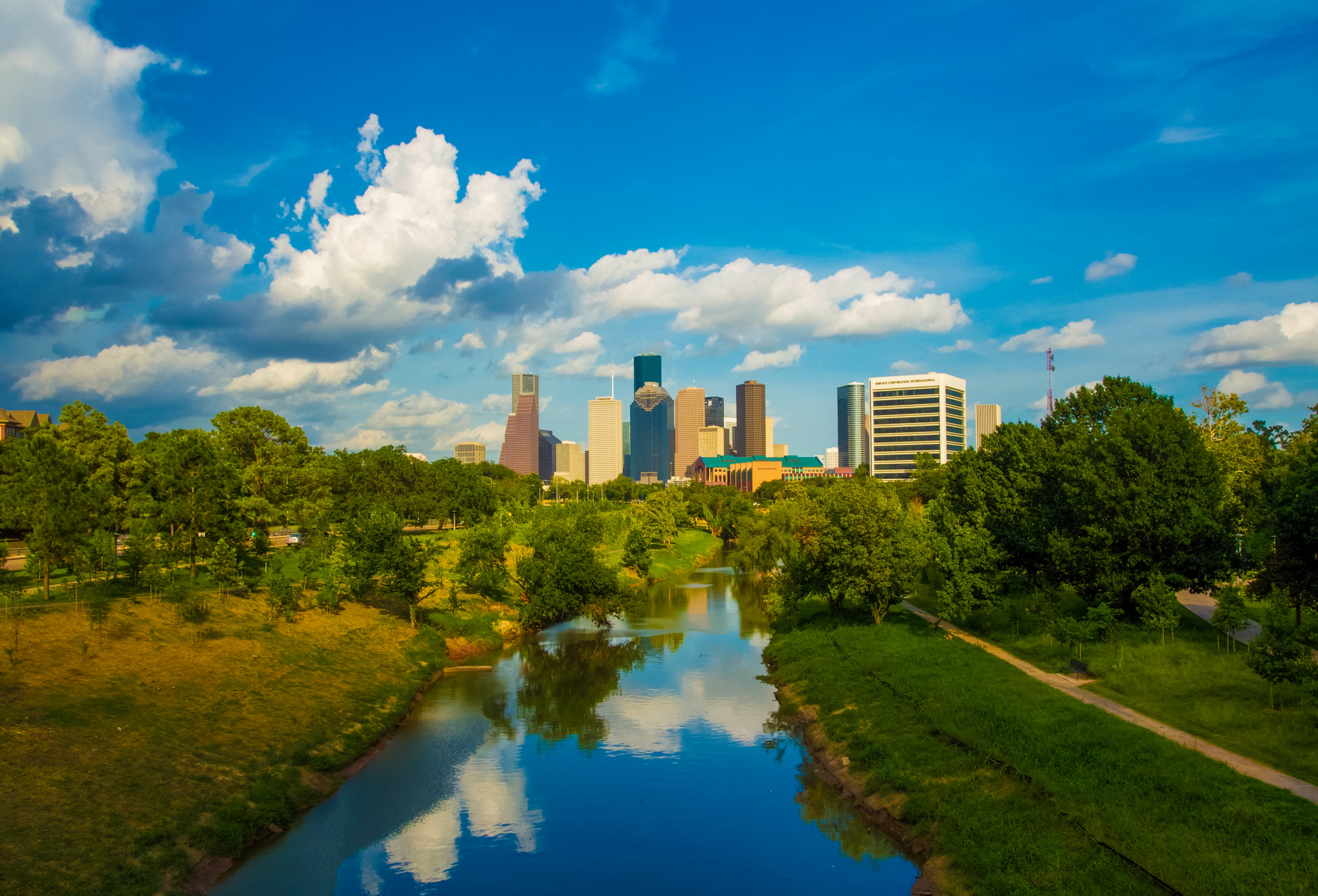 Top Neighborhoods for Relocating Professionals in Houston