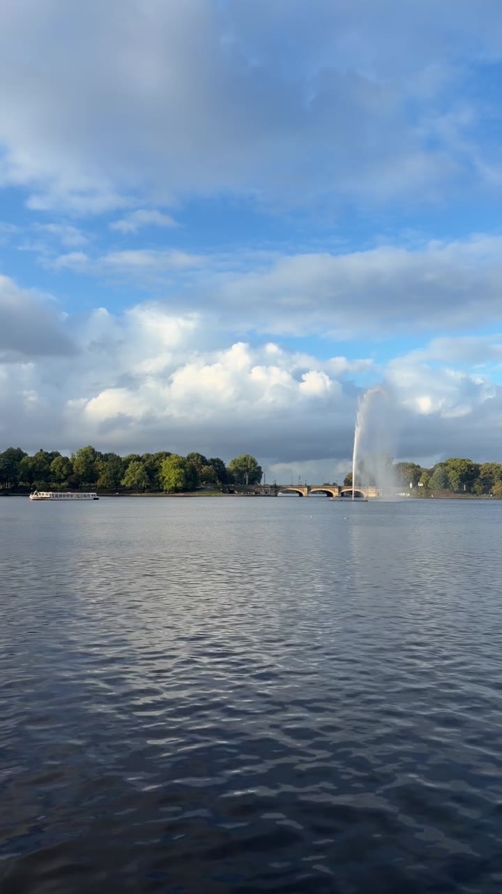 Alsterfontäne On The Binnenalster — Hamburg, Germany