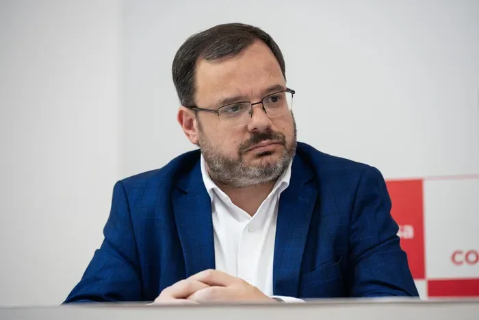 Felipe Schipani presentó proyecto de ley para impedir que menores de 15 años puedan acceder a redes sociales