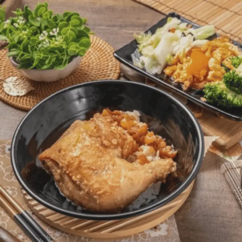 雞腿飯