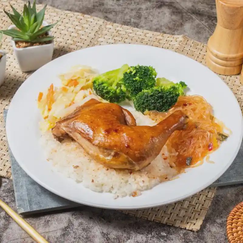 玫瑰油雞腿飯