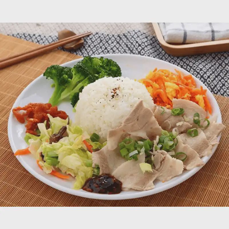蒜泥白肉飯