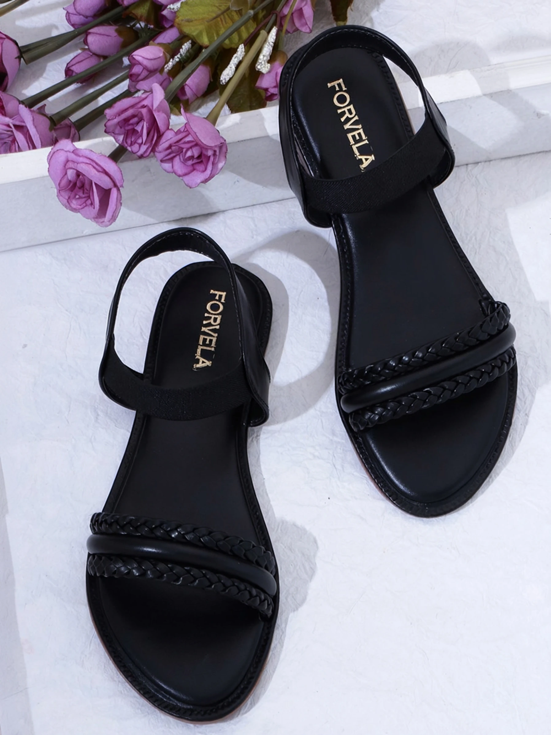 FORVELA Women Flats Sandal (Black , 4)