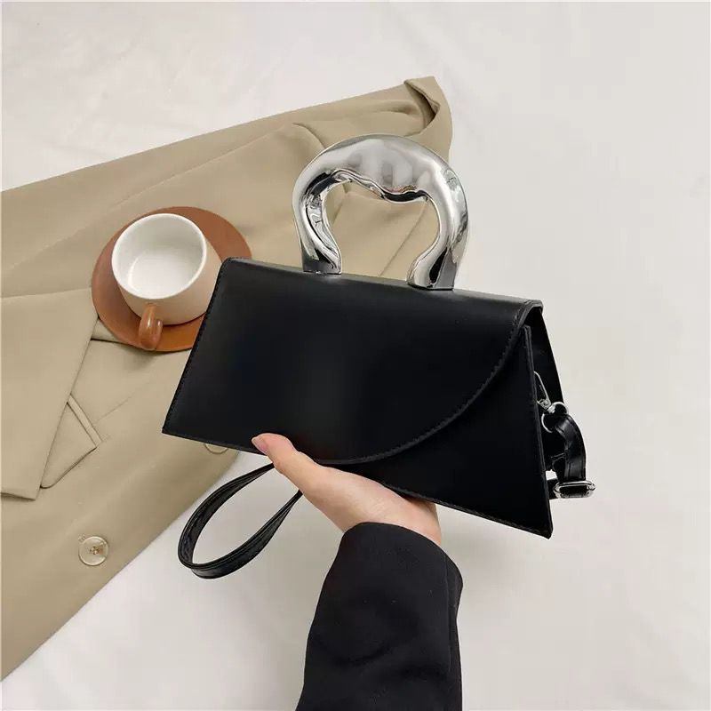 Simple ladies leather bag