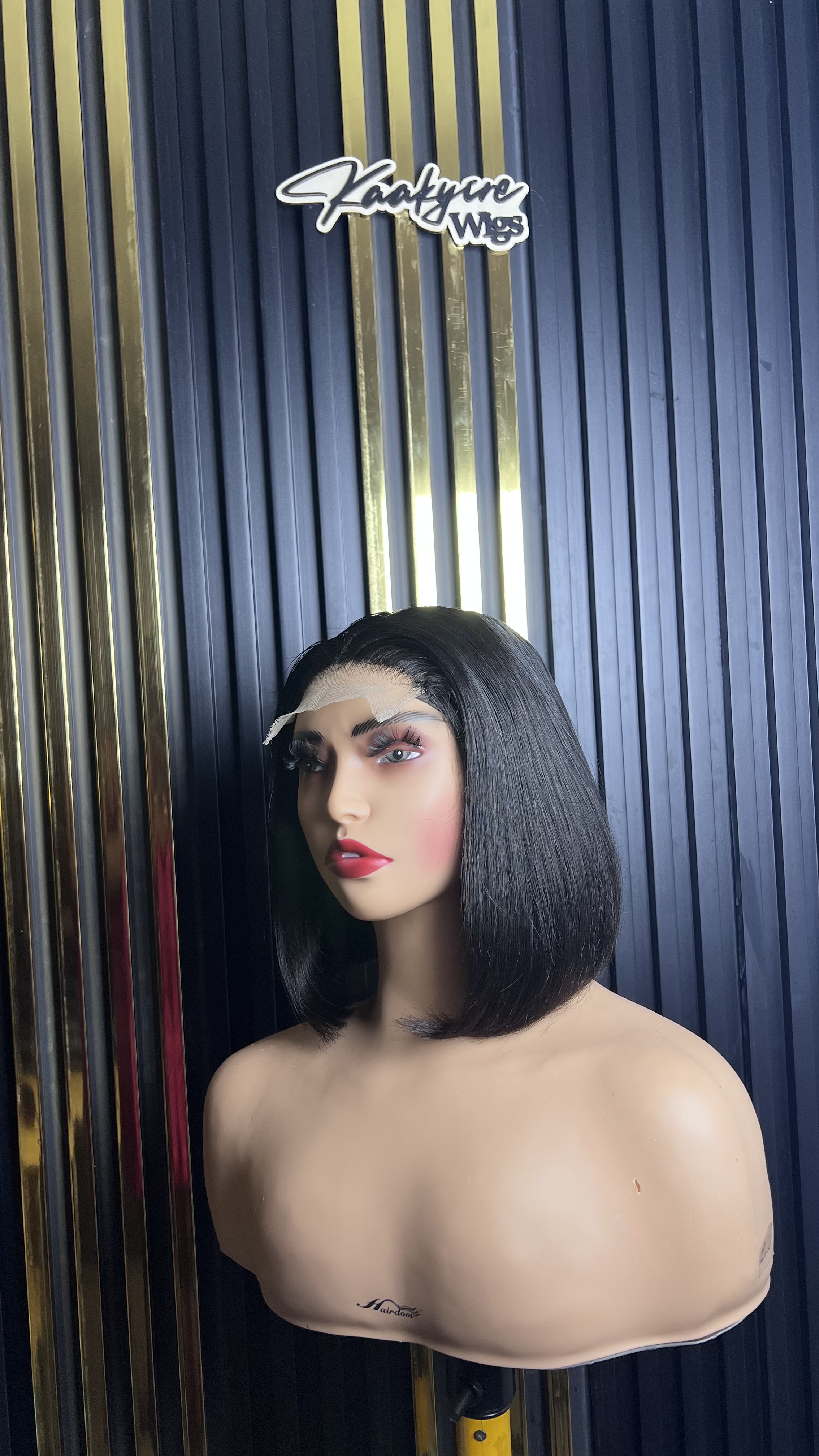 Wig chilling 