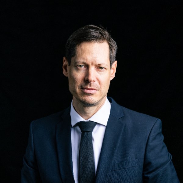 HANS D. HØEG - Vår mann i Washington