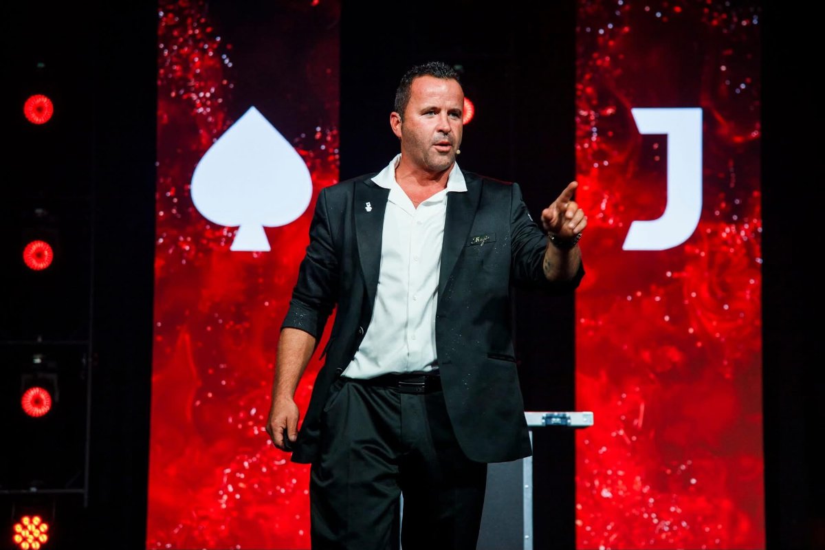 BOJE OG DE MAGISKE DYRENE - Trylleshow med levende dyr