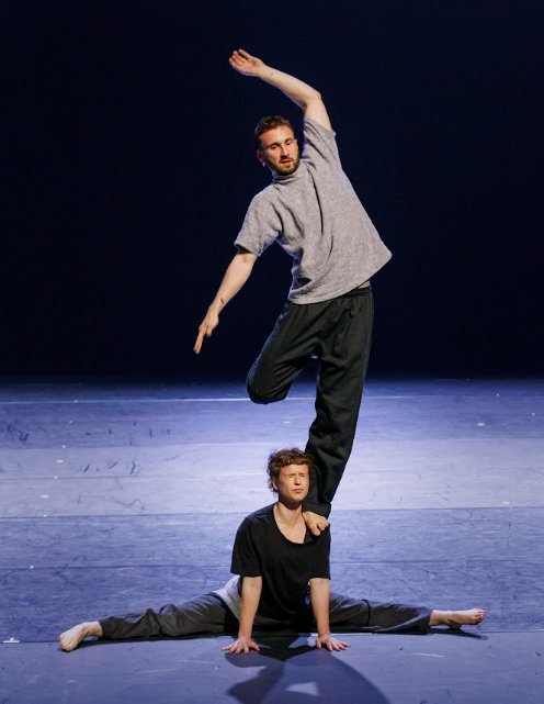 RUNWAY TO REVERANCE - Danseforestilling i Vår Frue Kirke - Multiplié dansefestival 