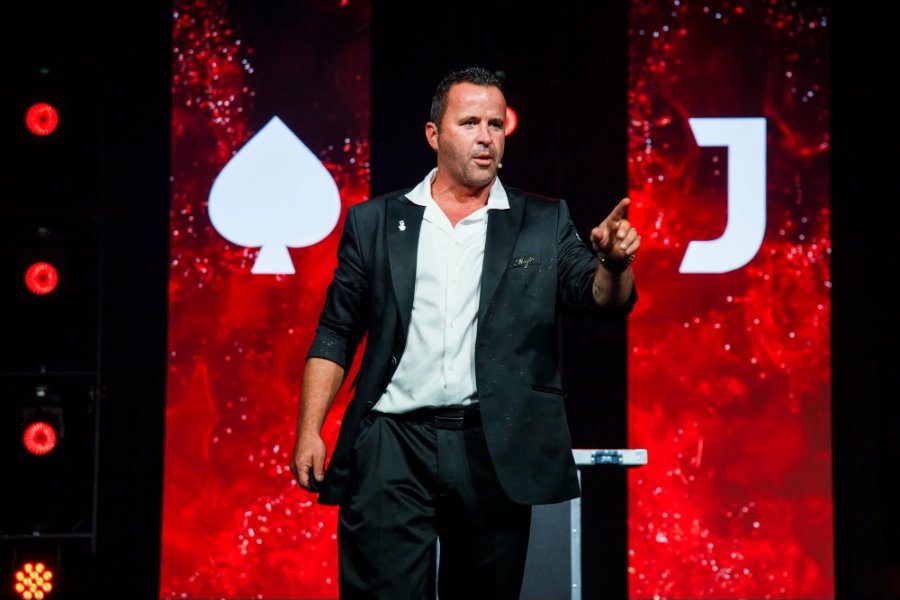 BOJE OG DE MAGISKE DYRENE - Trylleshow med levende dyr