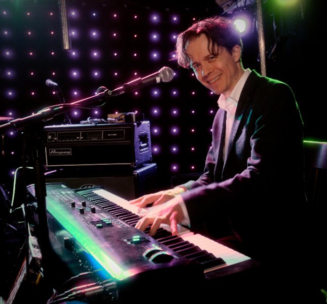  PIANOGENIET JERRY LEE LEWIS - Pianoforedrag med Daniel Trustrup Røssing