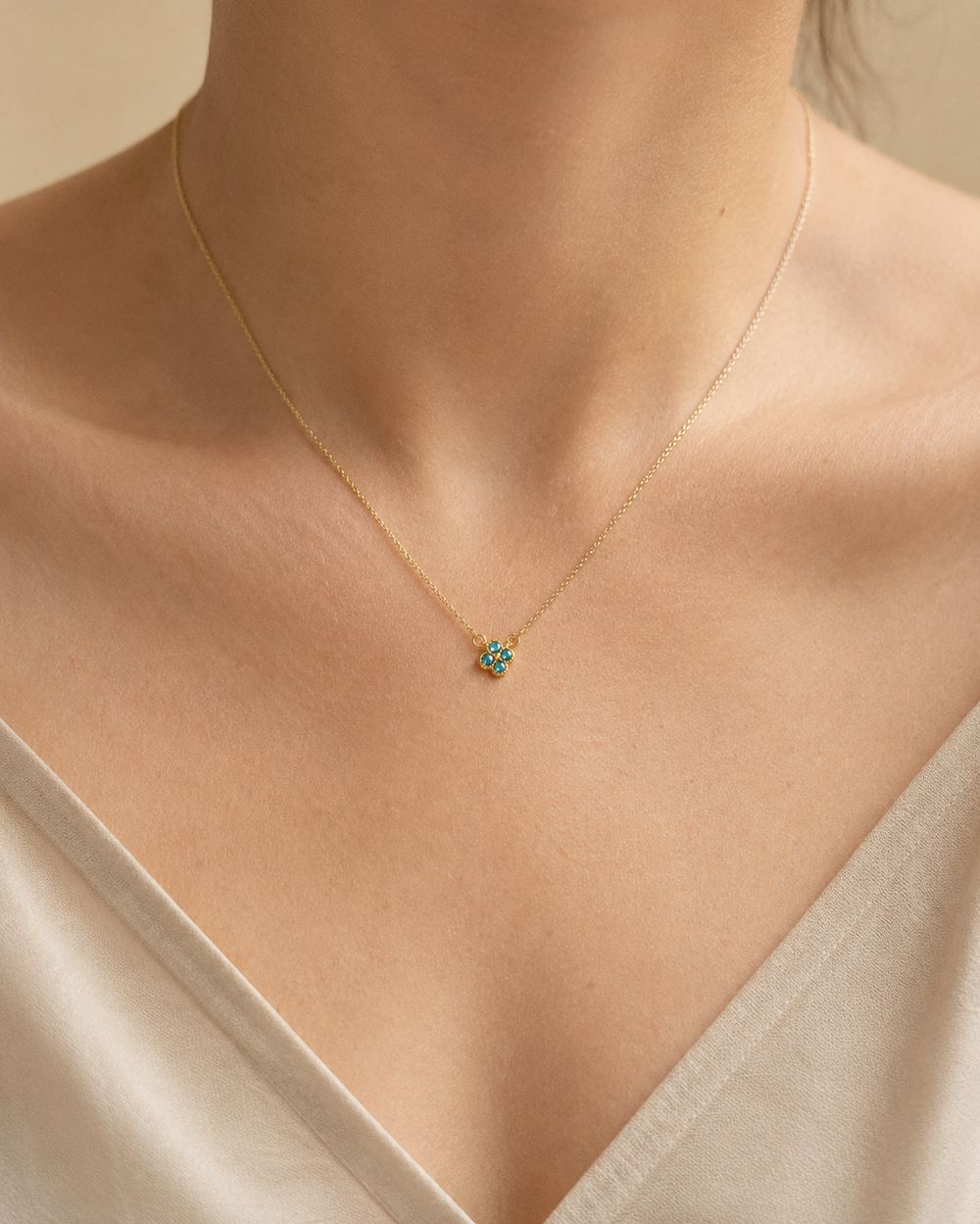 Aquamarine Clover Pendant — view 2
