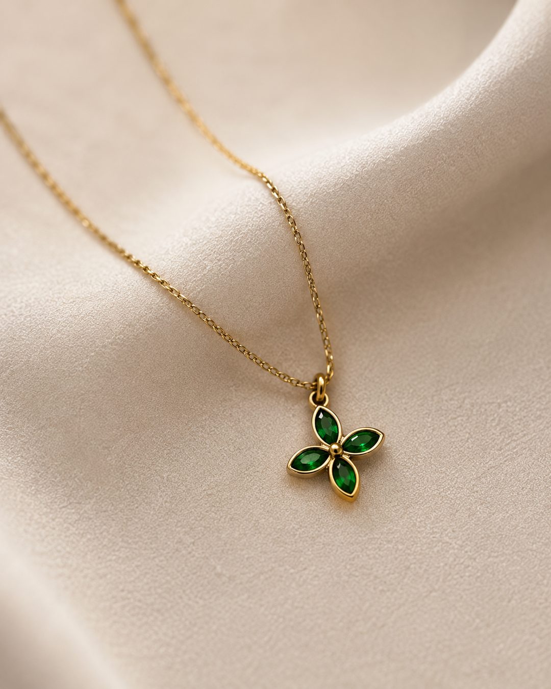 Emerald Clover Necklace — view 3