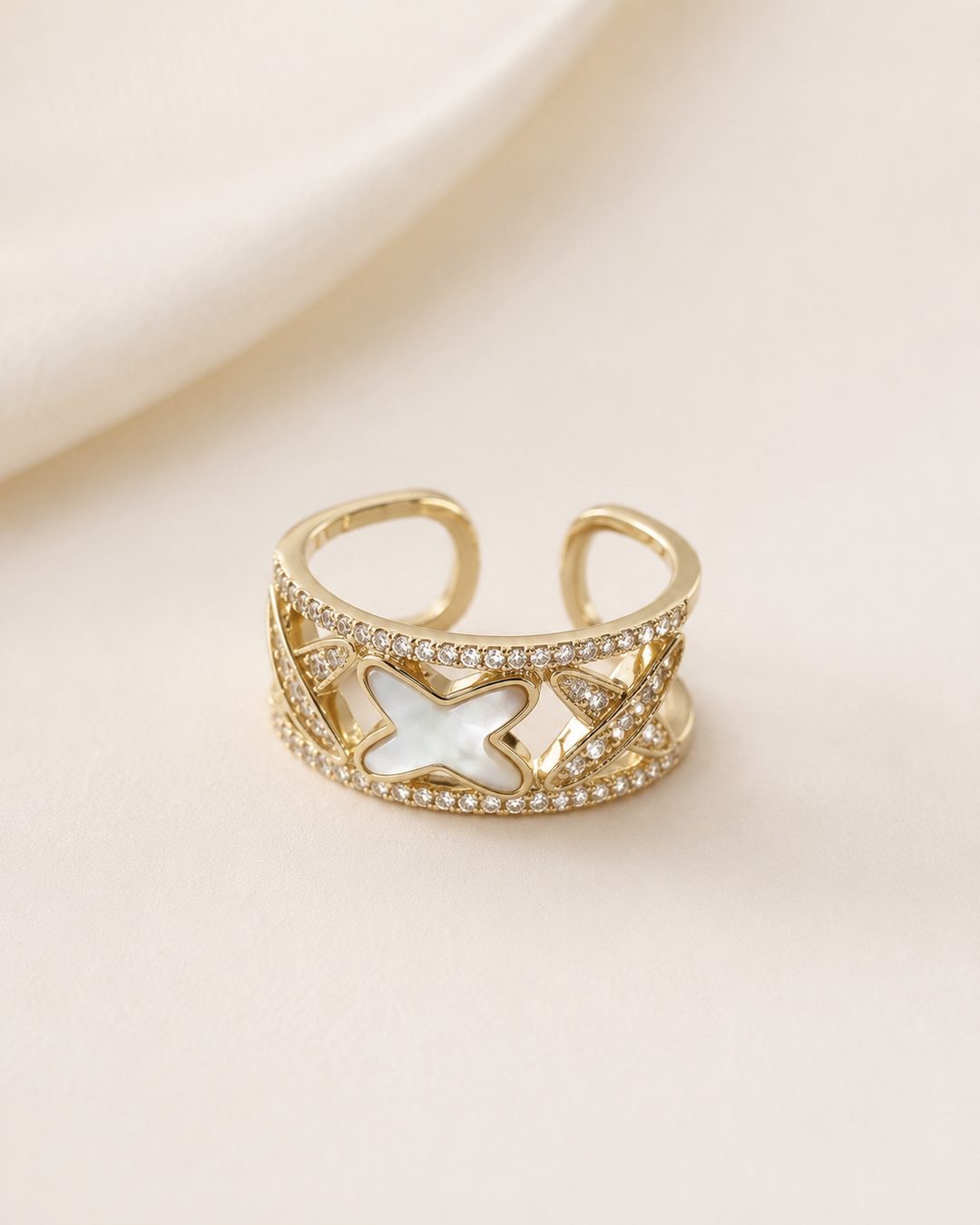 Mother-of-Pearl Star Ring — 18k gold-plated · CZ