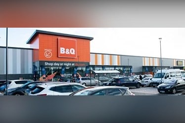 Kingfisher's first-half pre-tax profit rose more than 18 per cent to £400m, even as big-ticket bathroom and kitchen sales fell 5% amid record summer heatwaves.