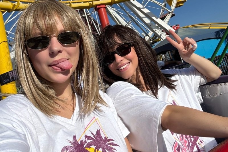 Sweeney, who fans said looked like Hannah Montana, had her caricature drawn with Hafner during the Pacific Park outing.