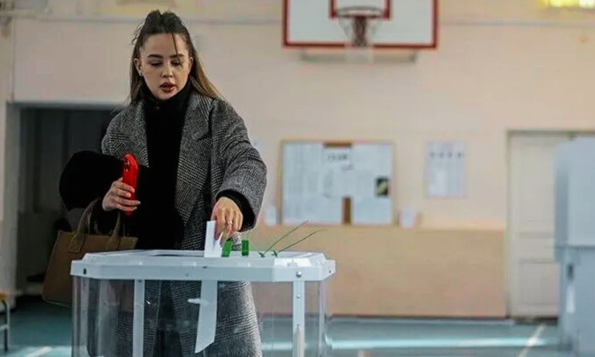 Russia's three-day parliamentary vote, closing Sunday, leaves only pro-invasion parties in contention after Yabloko's removal, as Vladimir Putin declared casting a ballot would help secure "Russia's victory" in Ukraine.