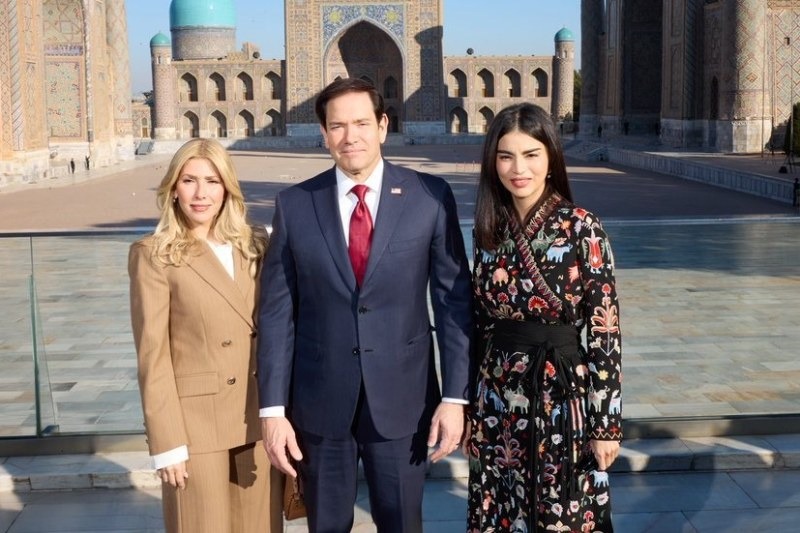 Marco Rubio, with Saida Mirziyoyeva, during a visit to Uzbekistan. The US Secretary of State called India a "refining superpower" able to handle Venezuelan heavy crude as Washington presses New Delhi to cut its Russian…