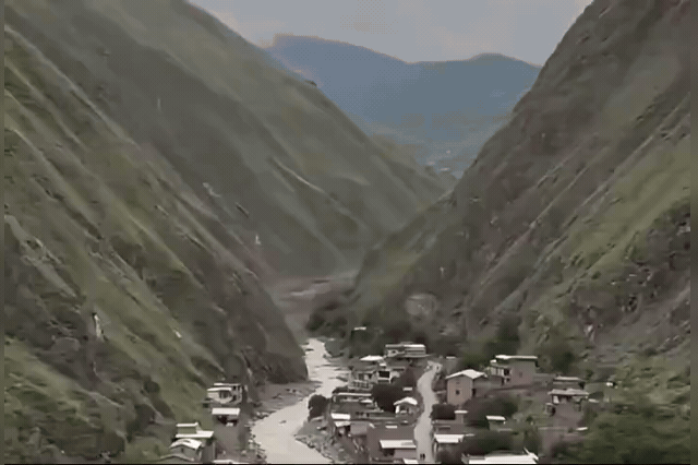 Rescuers were forced to halt pumping air to more than 100 workers trapped at the Trishuli 3A hydropower site after heavy overnight rainfall inundated the excavation area.