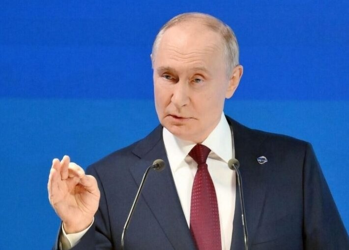 Vladimir Putin speaks at the Valdai Discussion Club in Sochi — Russian law since March 2022 has criminalised public criticism of the war in Ukraine, which AD was granted asylum over opposing.