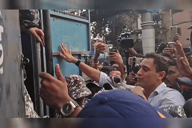 Bollywood actor Imran Khan is to challenge his expulsion from India in court after being ordered to leave for joining election protests