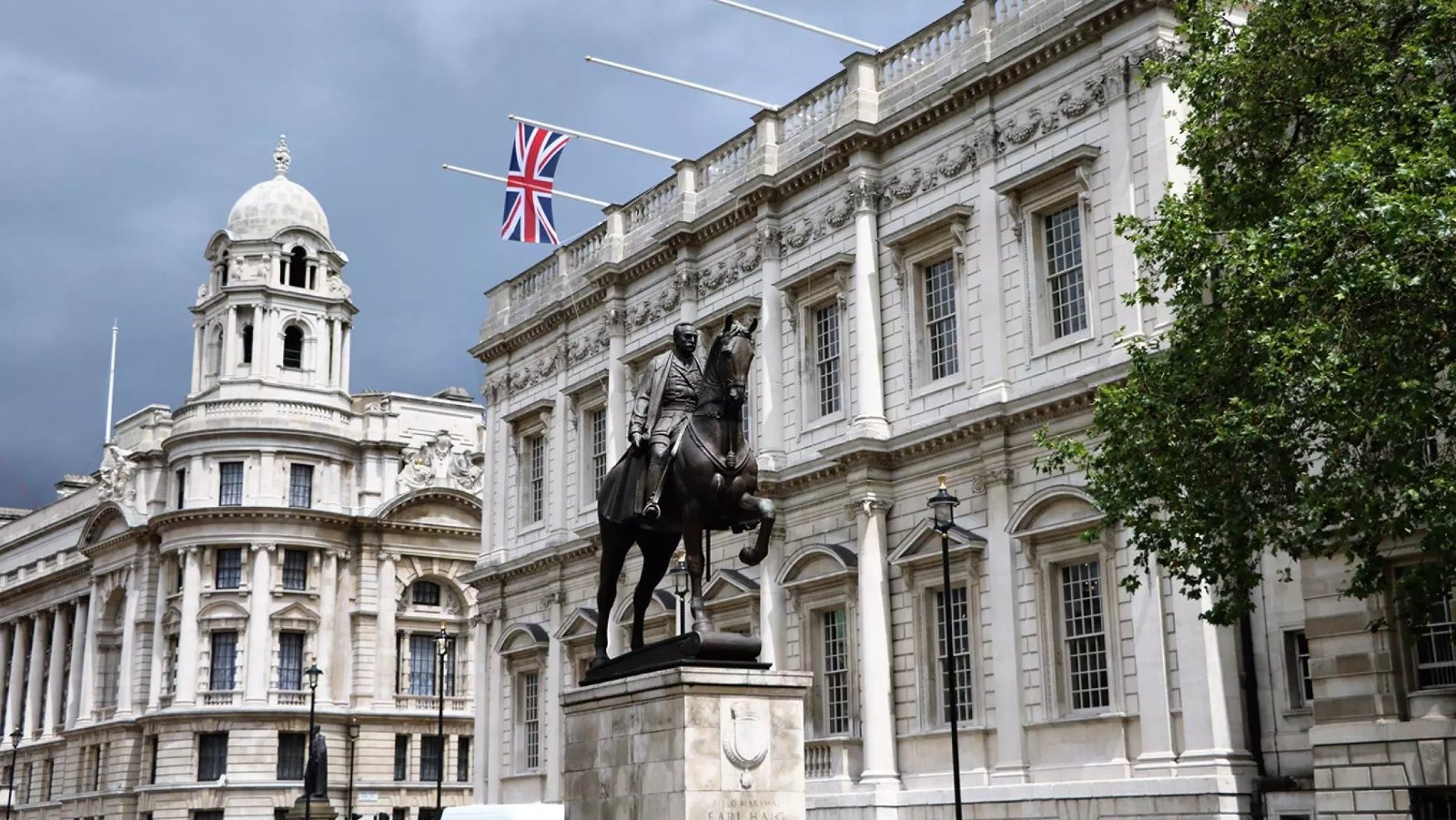 Civil servants warned they face misconduct probes if they challenge trans colleagues over female toilets