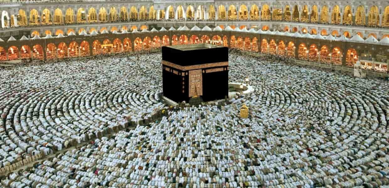 Muslim pilgrims in Mecca, where Nazrul Islam Abdul Basir and Siti Akhtar were secretly executed on October 14 — their families never notified of the death sentences.