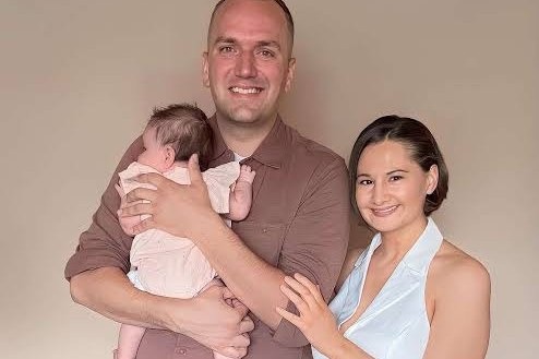 Ken Urker (left), with Gypsy Rose Blanchard and their daughter Aurora Raina. Blanchard said Urker died of an overdose after what she described as relentless cyberbullying over their relationship.