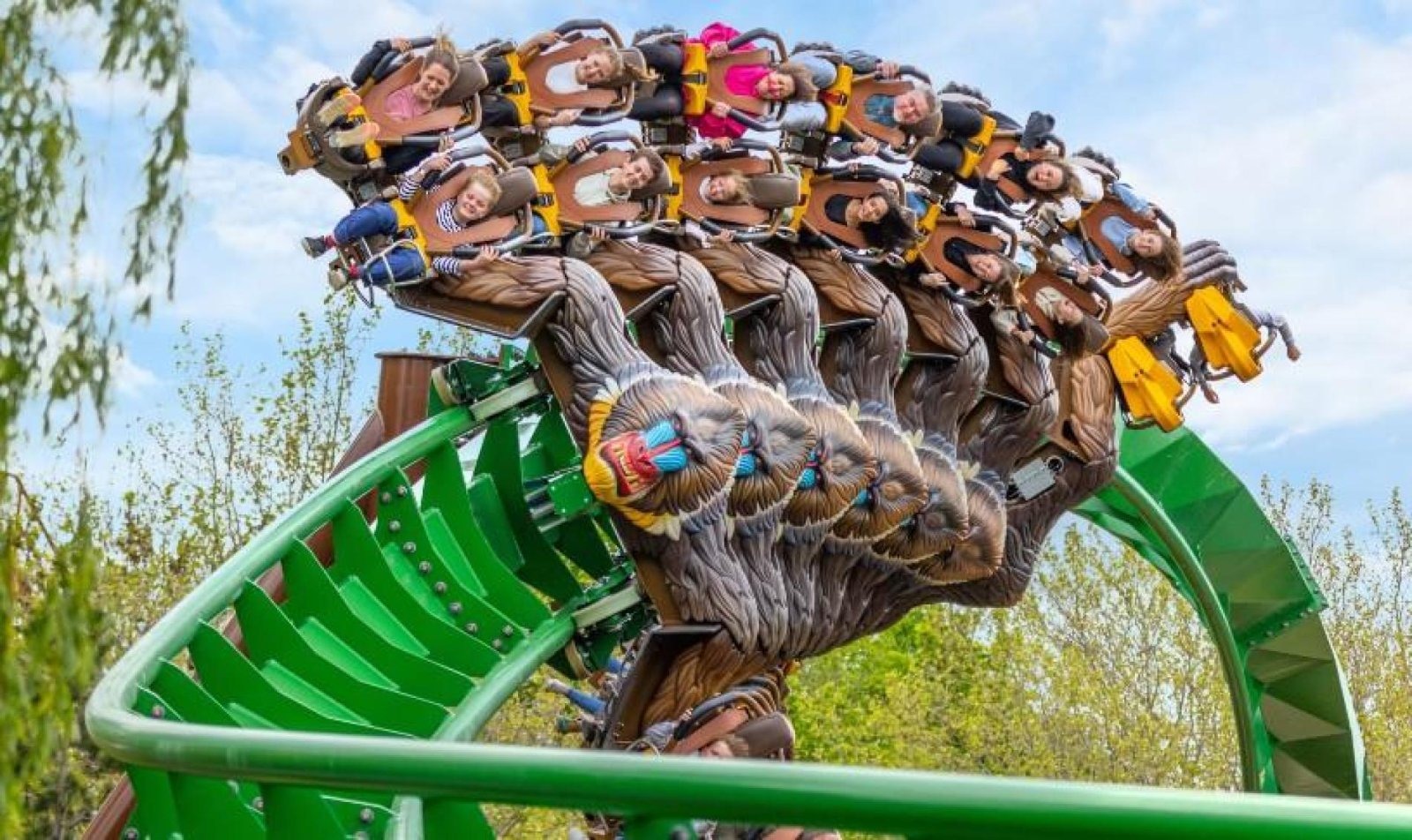 World's first Minecraft hotel is set to open at Chessington World of Adventures in 2027 as part of £50m expansion