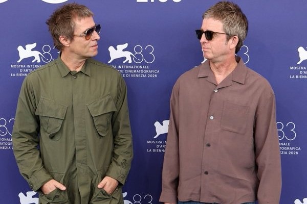 Noel Gallagher and Liam Gallagher have filed High Court papers to block the auction of over 100 hours of unheard recordings gathered by their former sound engineer between 1994 and 2001, with the collection estimated at…