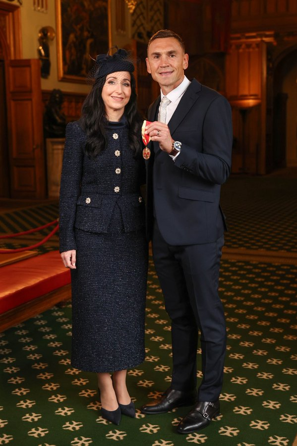 Sir Kevin Sinfield is knighted by Prince William at Windsor Castle, with Rob Burrow's wife paying a heartbreaking tribute as her husband's closest friend accepted an honour Burrow himself will never witness.