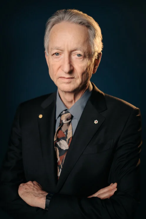 'Or we're toast': 'Godfather of AI' warns that humans must befriend bots and be nice to artificial intelligence to survive