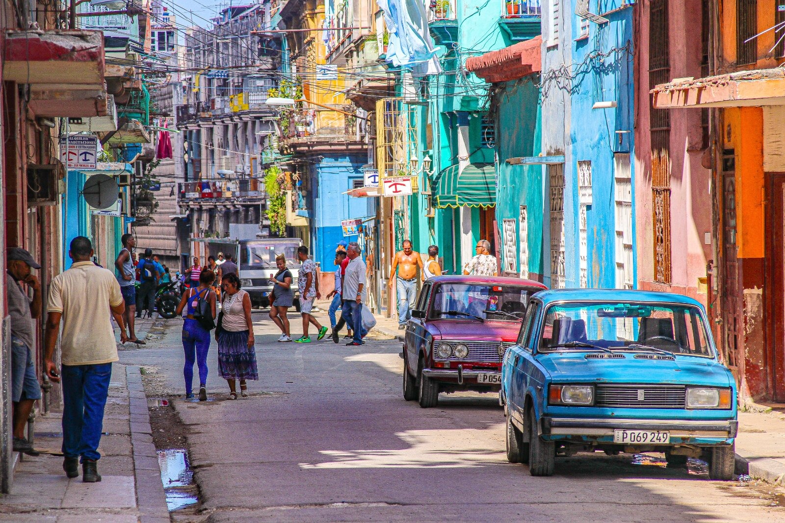 Cuba's power grid suffered its sixth total collapse since January, leaving millions without electricity after high-voltage transmission lines failed in central Cuba.