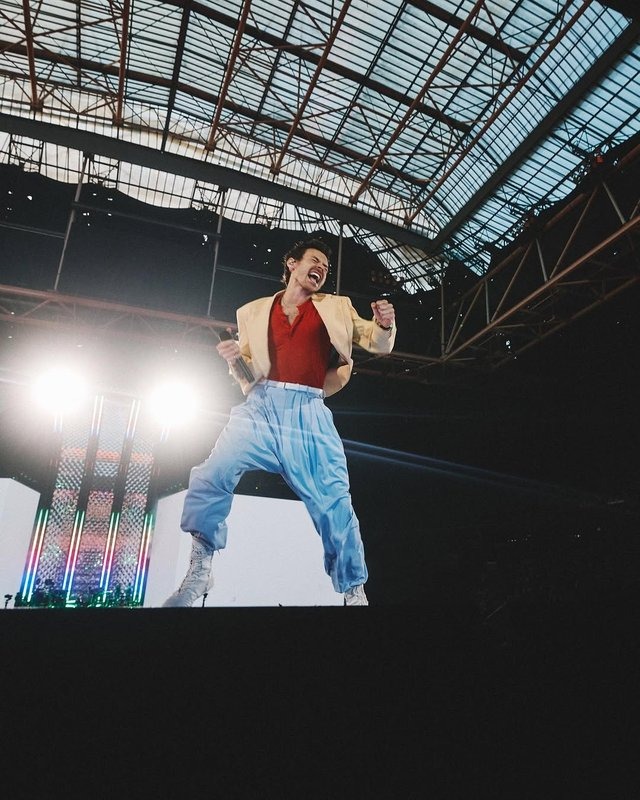 Harry Styles marks two years since Liam Payne's death by debuting a song about having 'to bury a friend'
