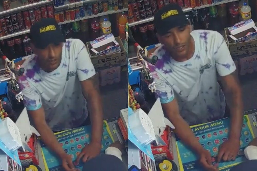 £10,000 reward is offered for the man who dragged a woman into an Islington doorway and tried to rape her