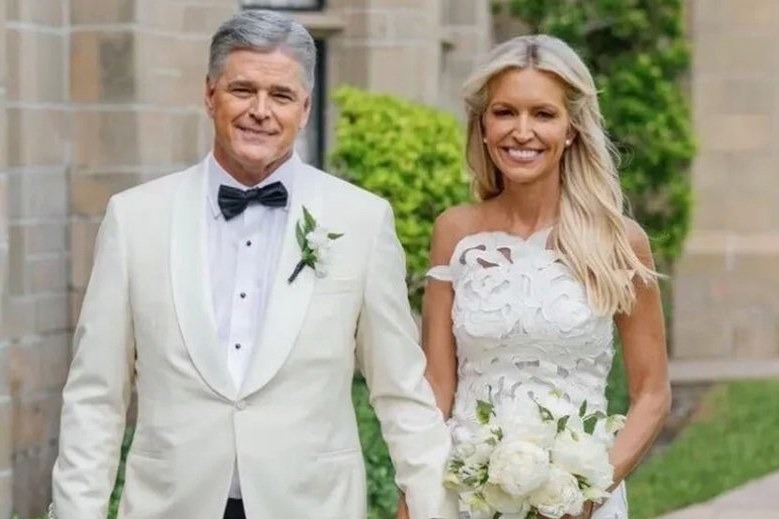 Sean Hannity and Ainsley Earhardt, who wed at the Palm Beach church where Hannity proposed at Christmas 2024, with White House chief of staff Susie Wiles and Governor Ron DeSantis among the guests.
