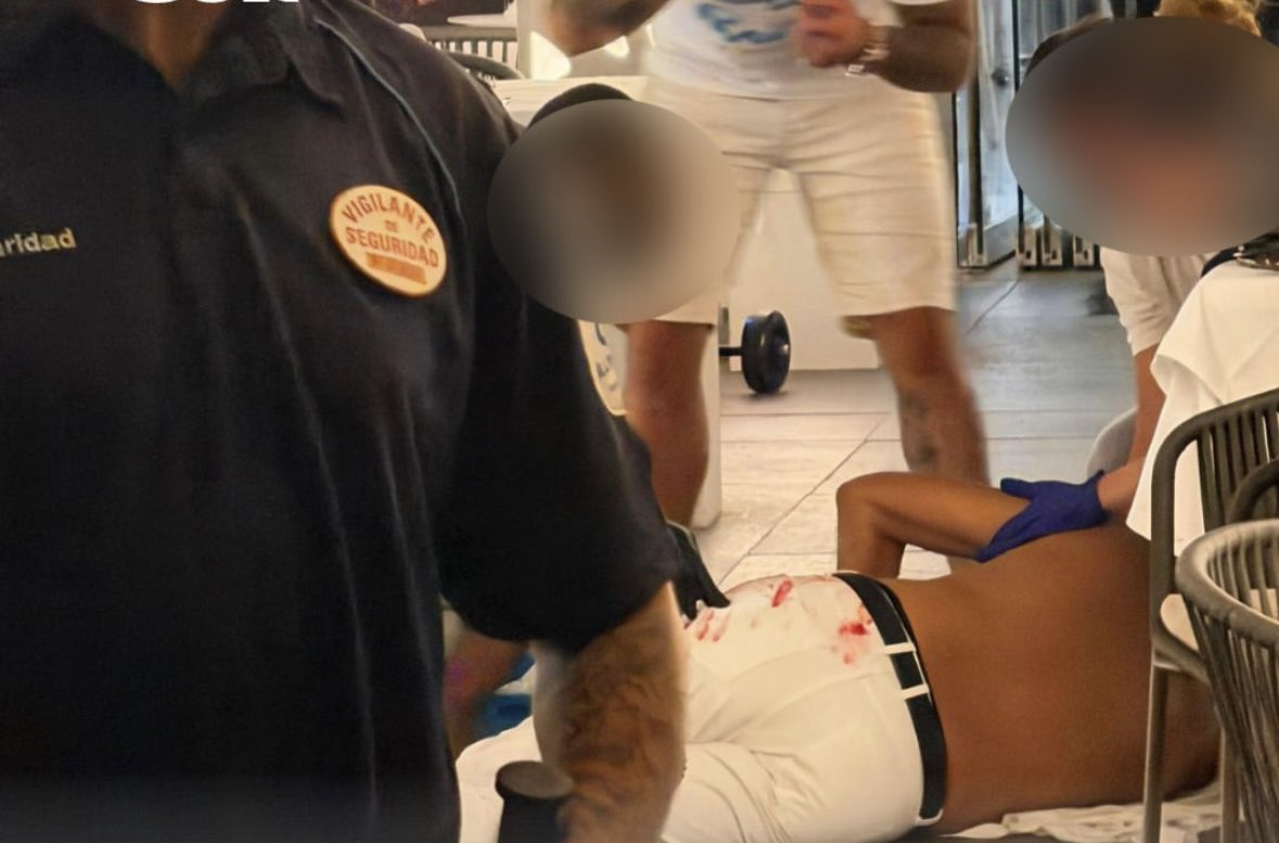 The Lounge Bar Plaza restaurant on Malaga's Muelle Uno waterfront, where a Turkish man, believed to be around 47, was shot in the face and left fighting for his life as two gunmen fled the scene.