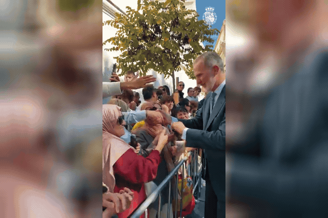 Residents welcome the Spanish monarchs outside Ceuta's Palacio Autonómico, where Spain's king called on Morocco to act in 'good faith' following the migration crisis.