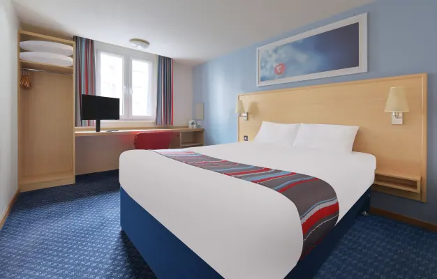 Travelodge gave attacker Kyran Smith a key to his victim's room in under three minutes, with the receptionist having received no training in key security.