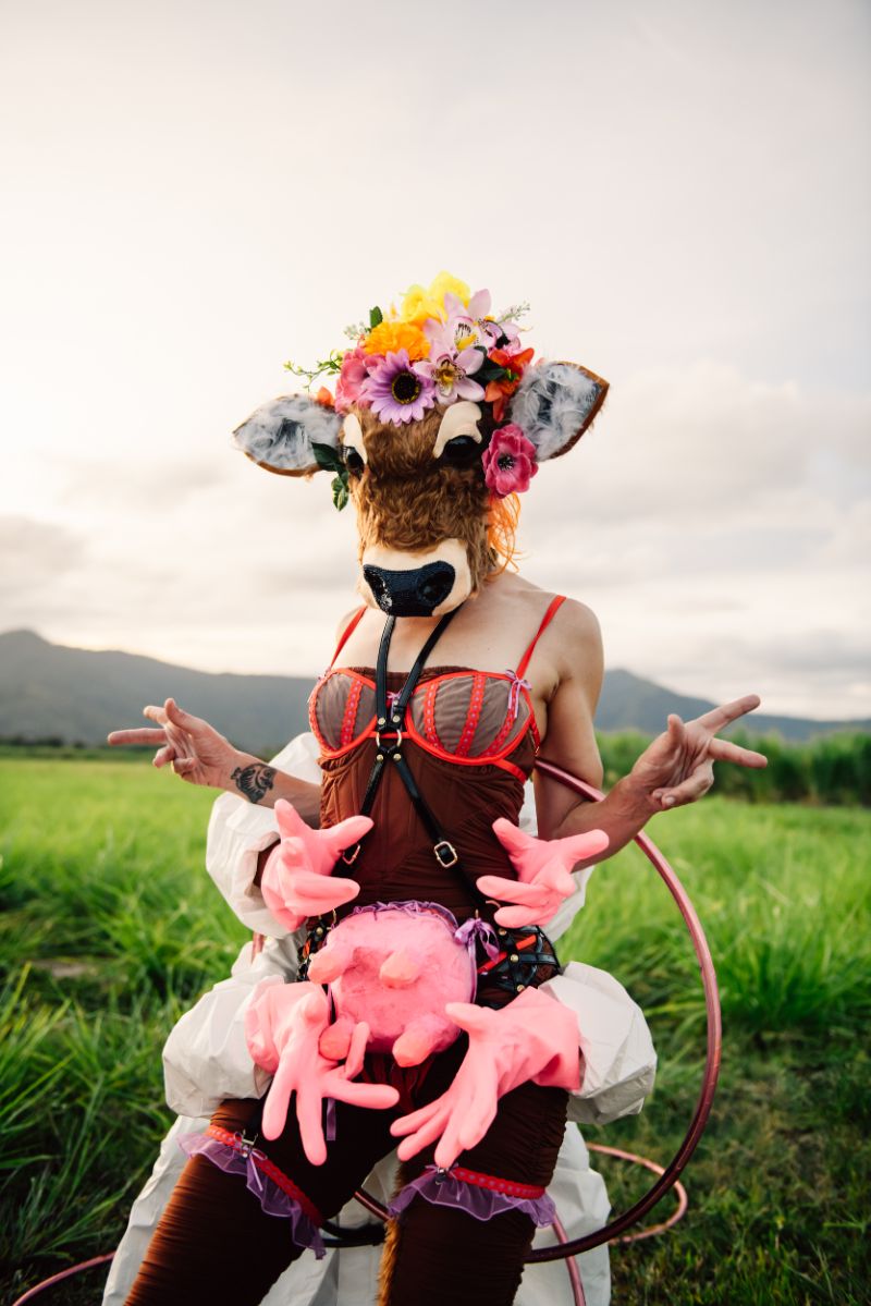Dizzy the Cow and her Milkmen