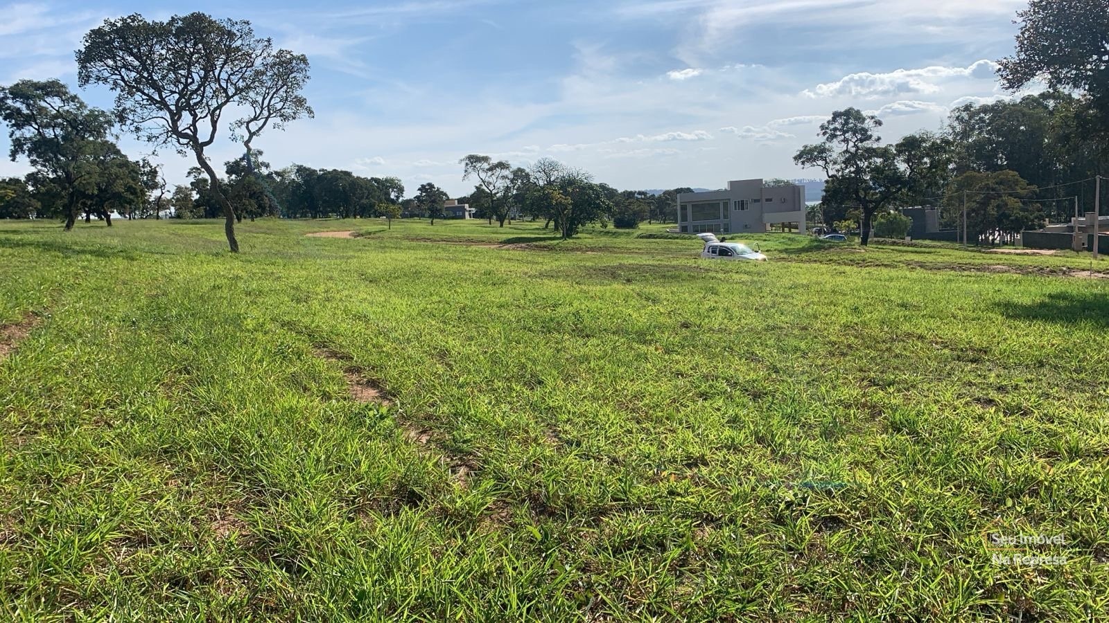 Foto 4 de Terreno à venda de frente para o lago com 2 frentes no Riviera de Santa Cristina XIII